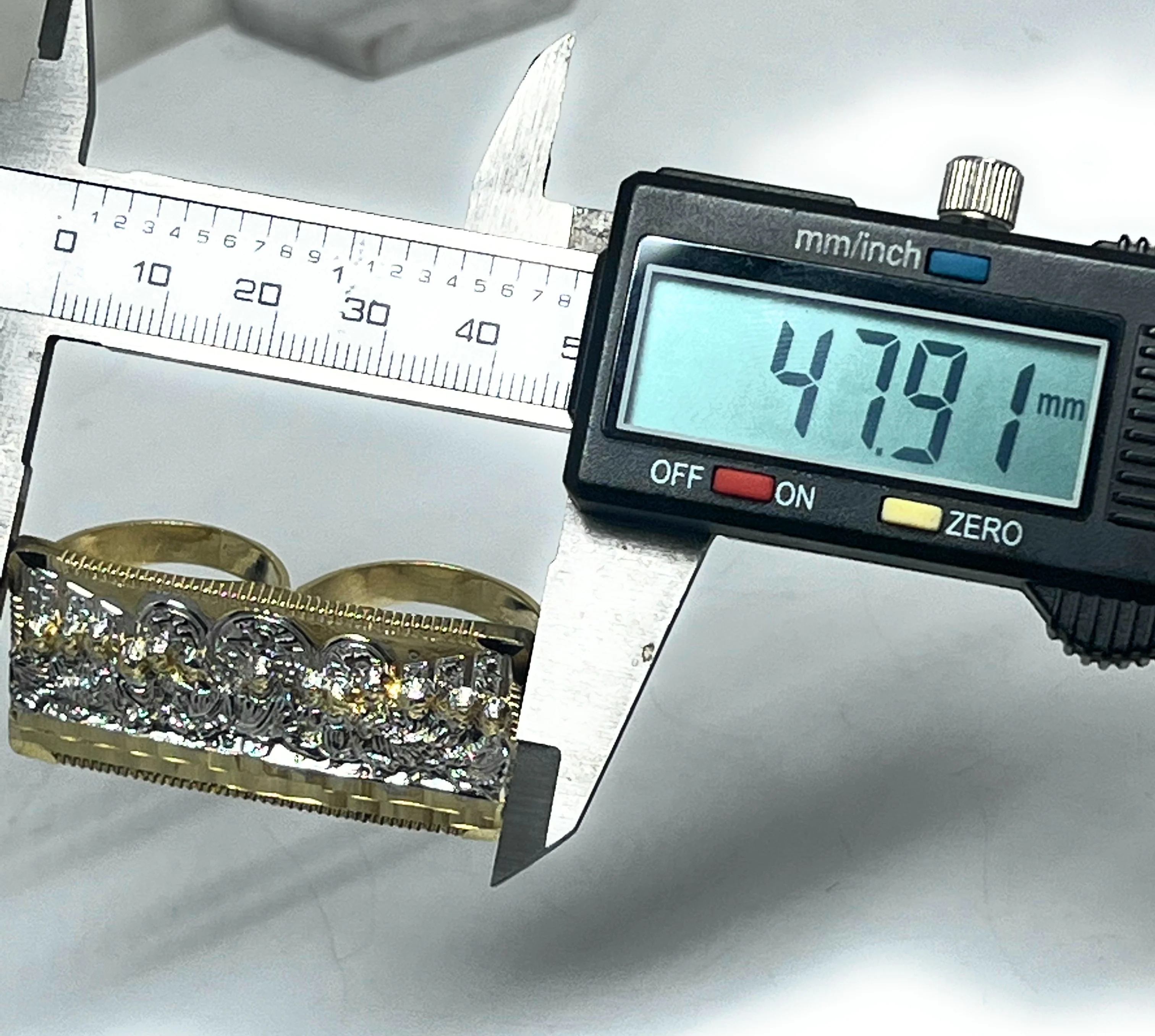 10k Solid Gold 2-Tone LAST SUPPER TWO FINGER Ring (13g) - Image 3