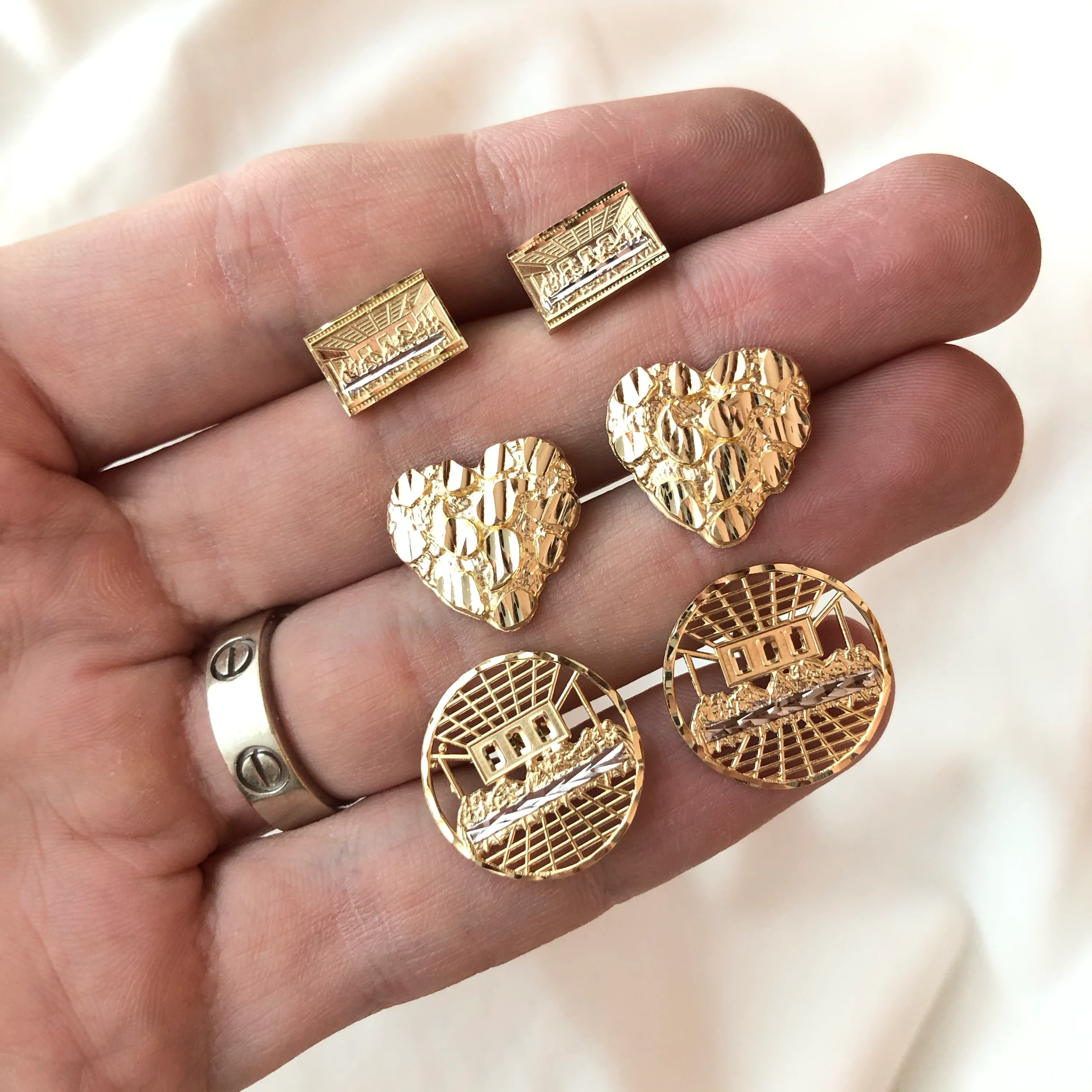 10k Solid Gold 2-Tone Round Last Supper Stud Earrings - Image 3