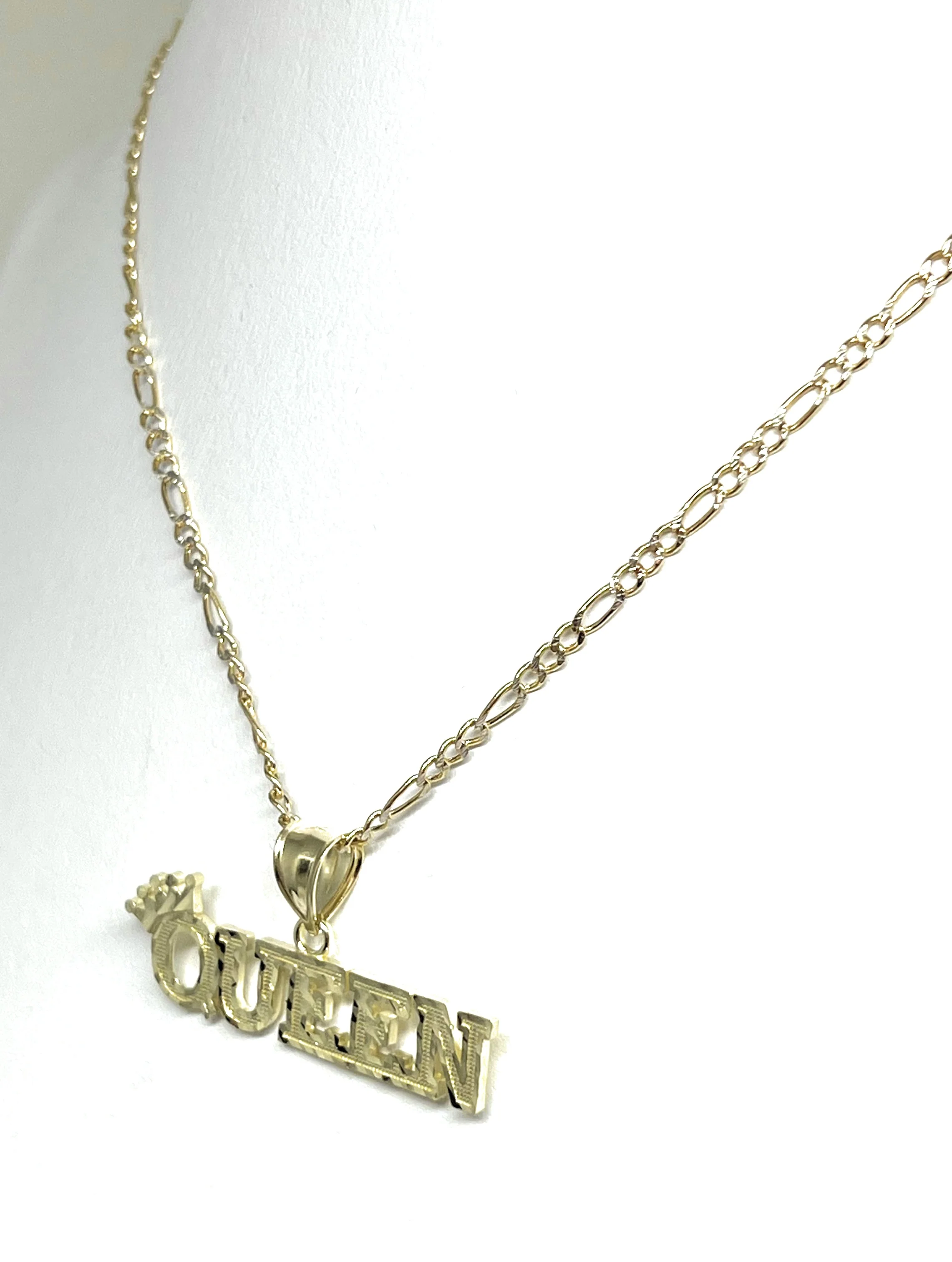 10k Solid Gold "QUEEN" Nameplate Pendant Necklace - Image 7