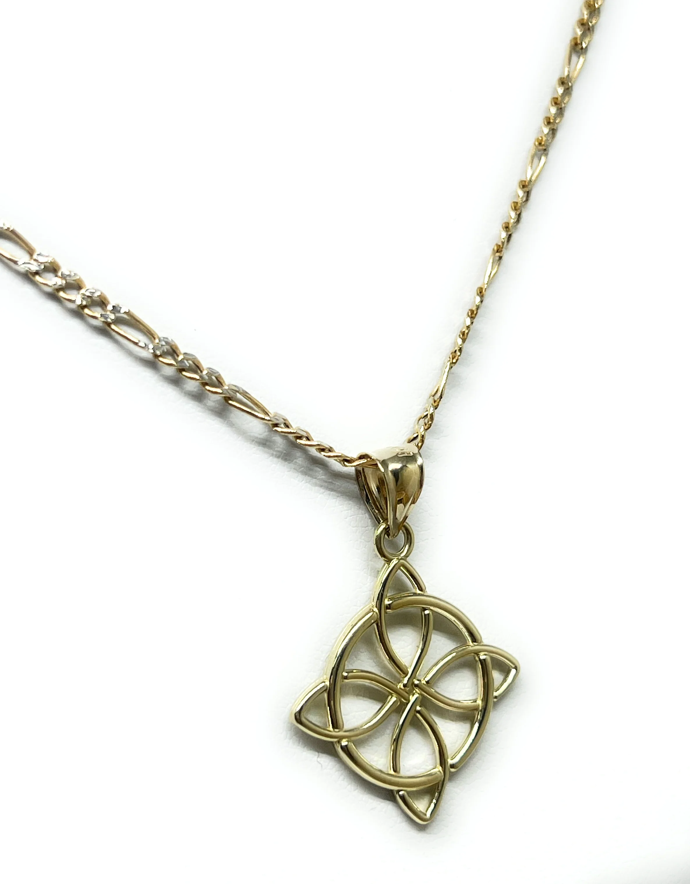10k Solid Gold Yellow CELTIC KNOT PENDANT - Image 7