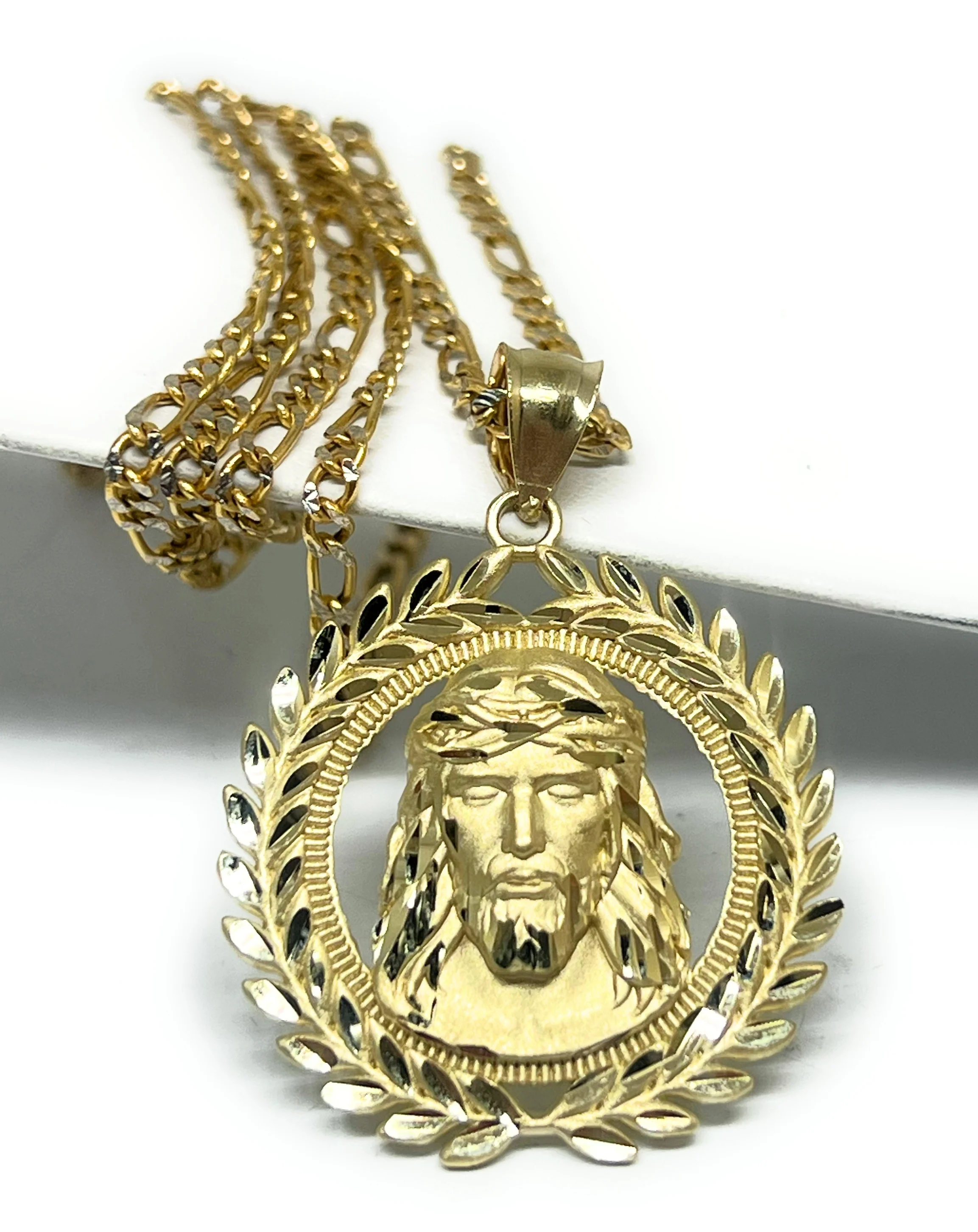 10k Solid Gold Yellow Classic Jesus Face CORONET Pendant Necklace