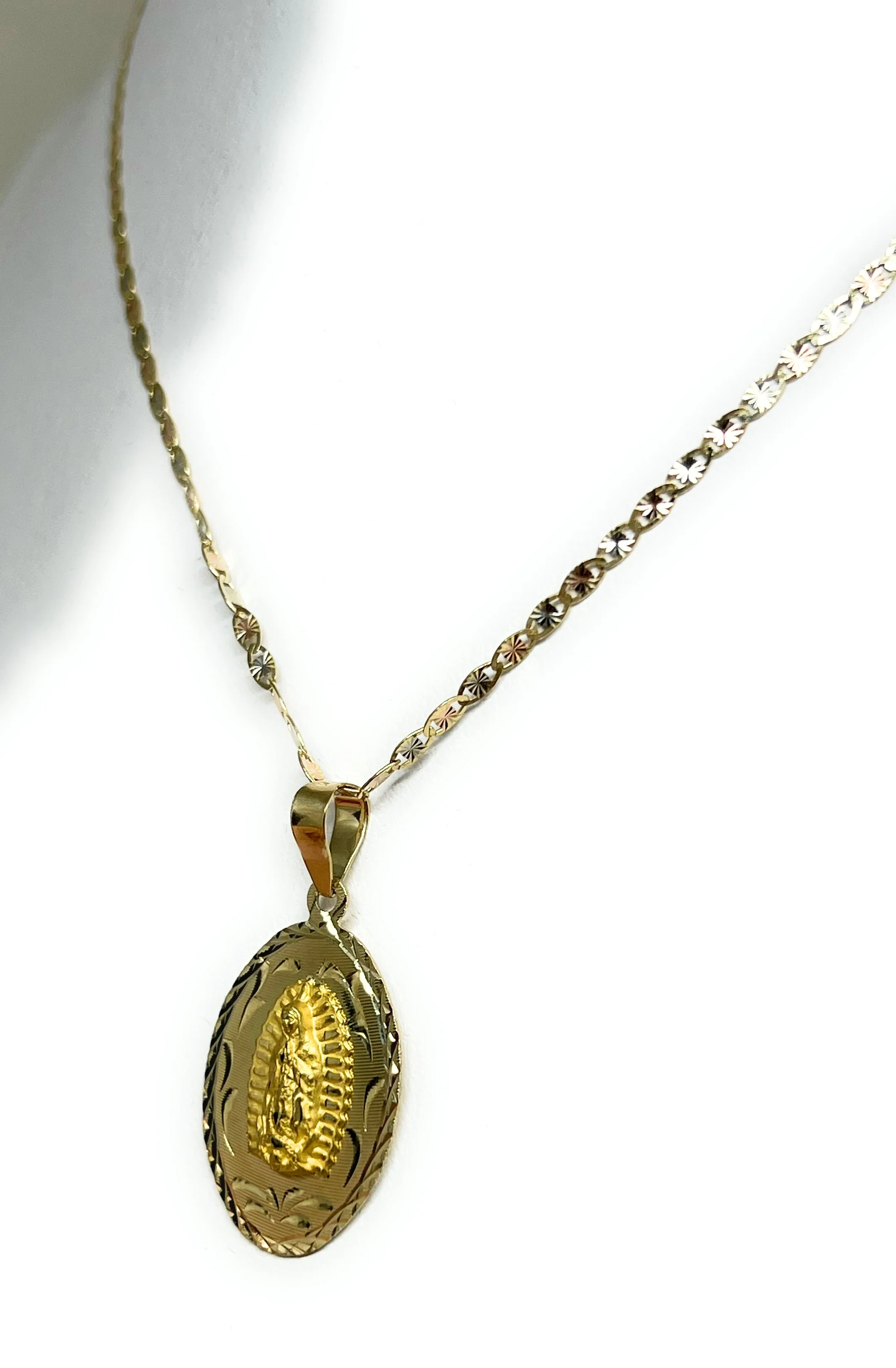 10k Solid Gold Yellow Classic Virrgin Mary Oval Pendant Virrgen Guadalupe (MADE IN MX) - Image 5