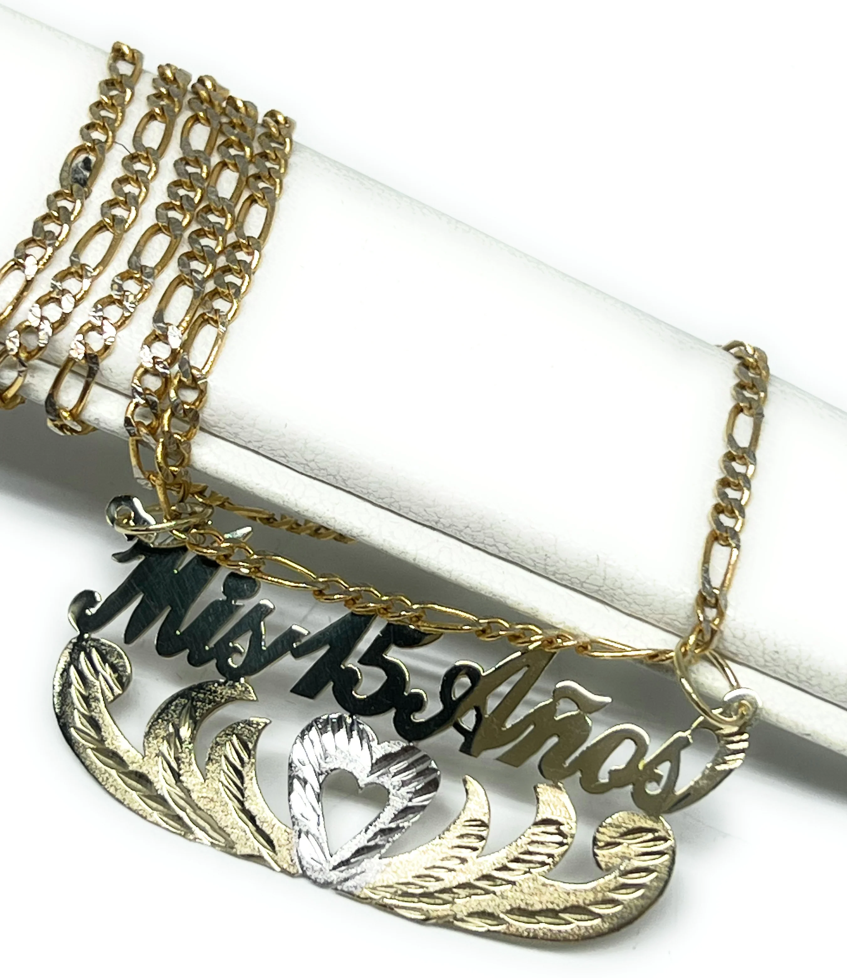 10k Solid Gold Yellow Cursive Heart MIS 15 AÑOS Custom Nameplate Pendant Necklace with Chain Options - Image 4