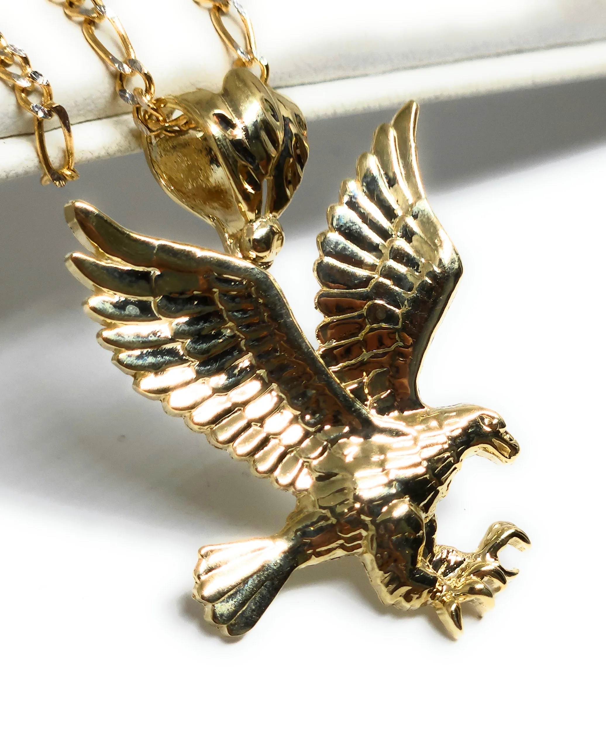 10k Solid Gold YELLOW EAGLE AGUILA Pendant Necklace - Image 4
