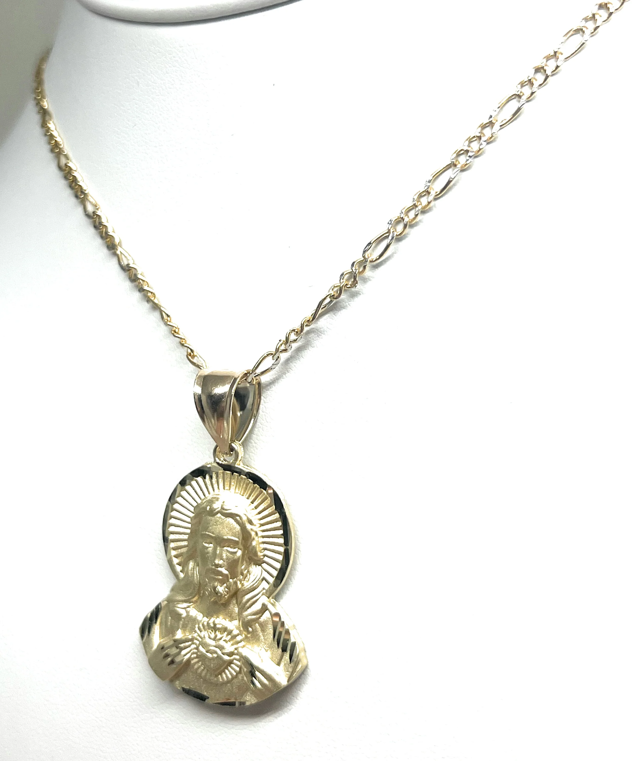 14k Solid Gold Yellow Gold Classic Jesus Sagrado Corazon Pendant Necklace (6g) (SM, LG) - Image 7