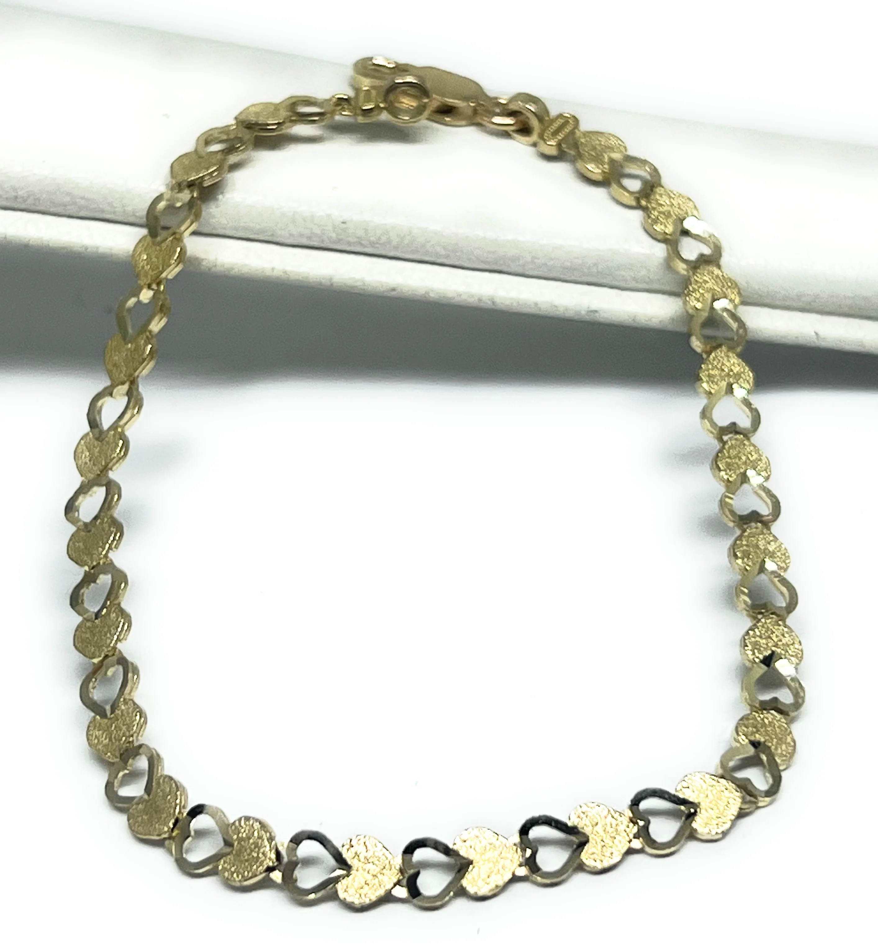 10k Solid Gold Yellow HEARTS 7.5 INCH 4.5MM BRRACELET