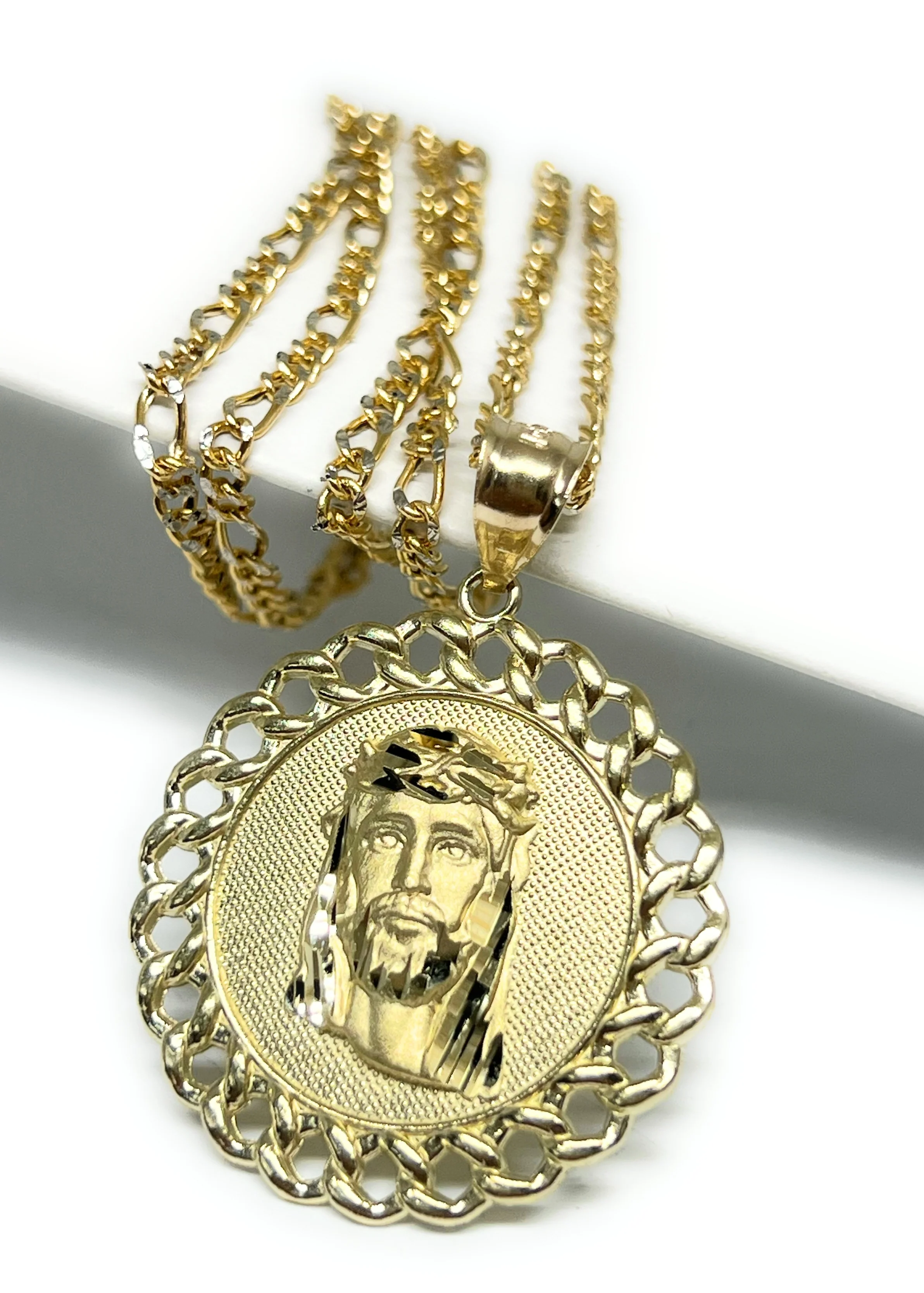 10k Solid Gold YELLOW Jesus Face Round Pendant Necklace - Image 3