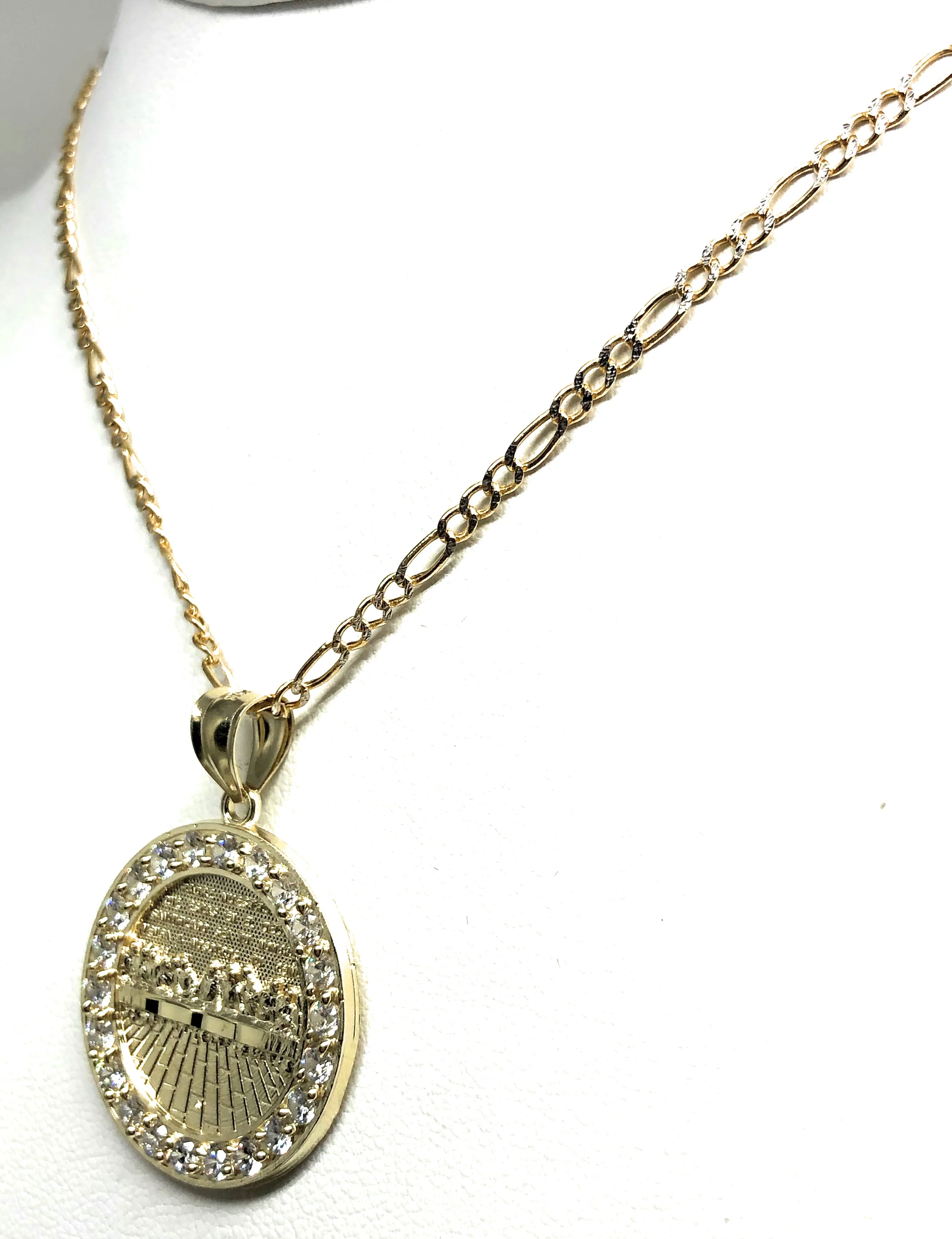 10k Solid Gold Yellow Jesus Last Supper CZ Pendant Necklace - Image 7