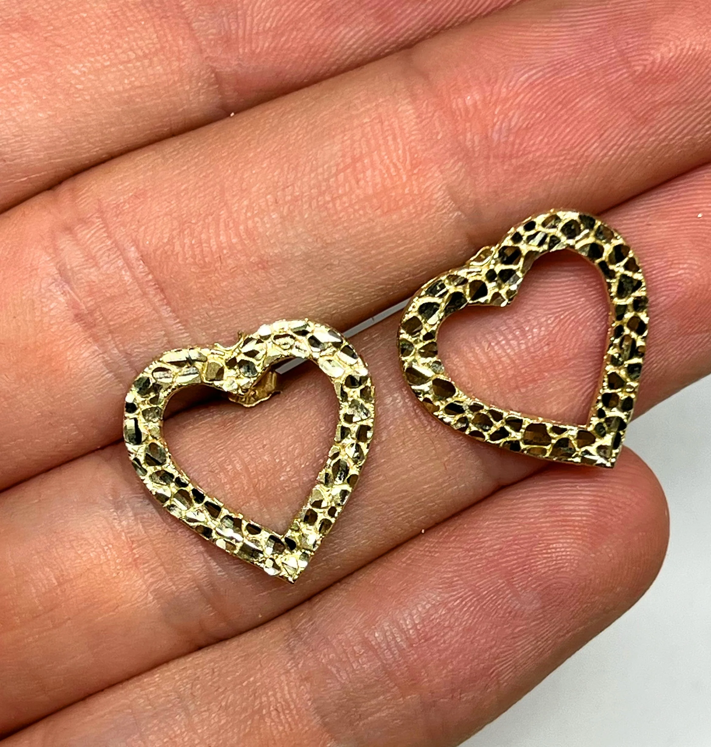 10k Solid Gold Yellow NUGGET Heart Stud Earrings - Image 2