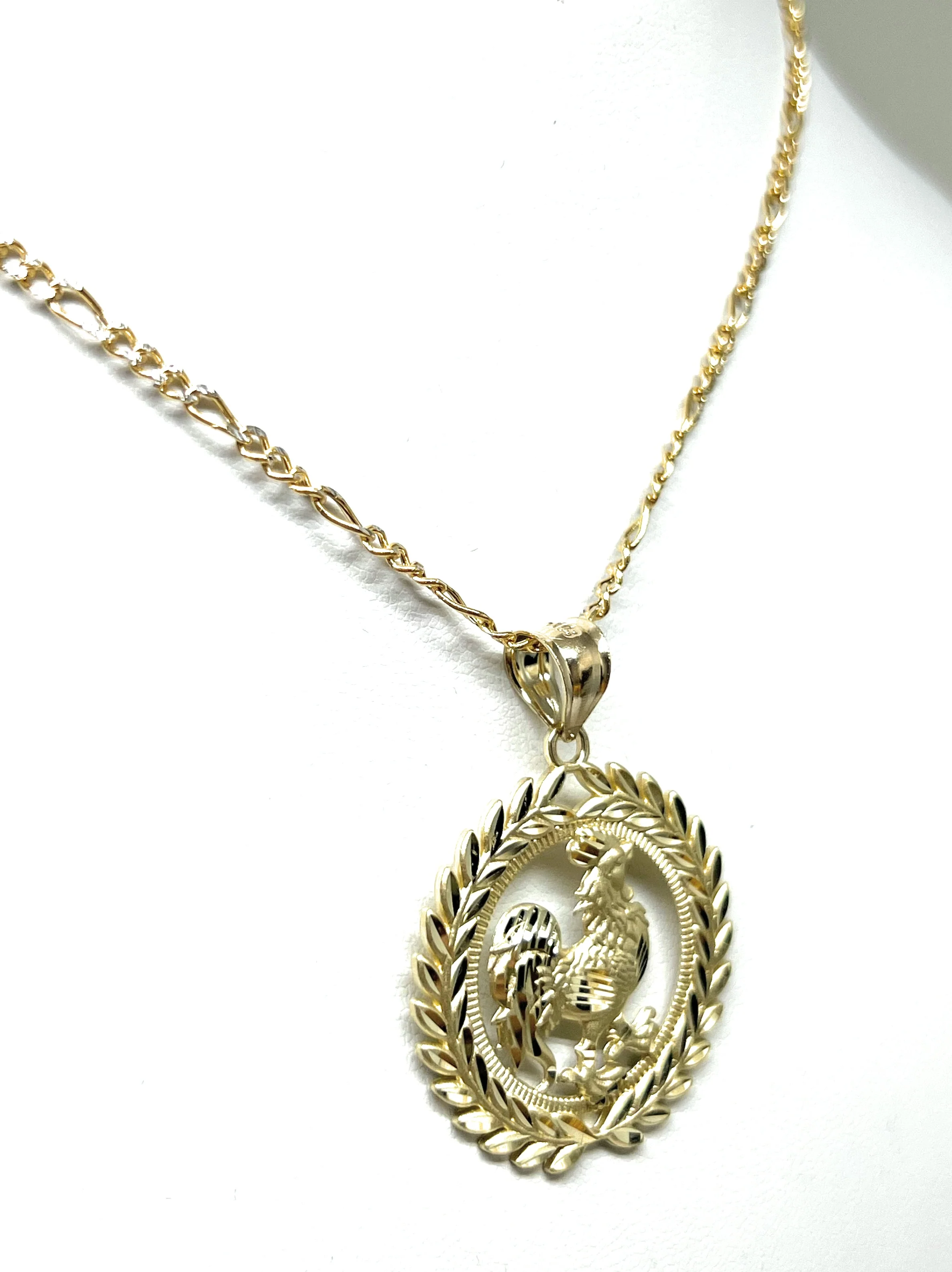 10k Solid Gold Yellow Rooster ROUND CORONET Pendant Necklace - Image 7