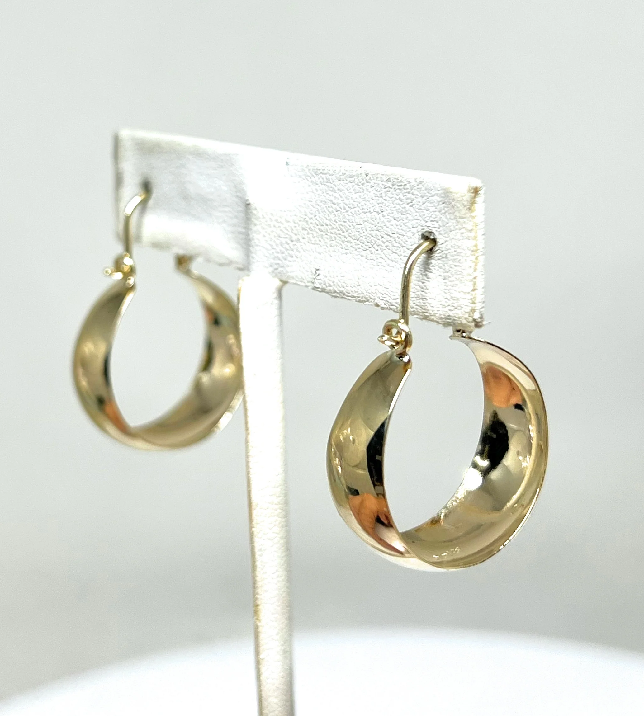 14k Solid Gold YELLOW CLASSIC Basket Earrings Aracadas (SM,MED,LG) - Image 8