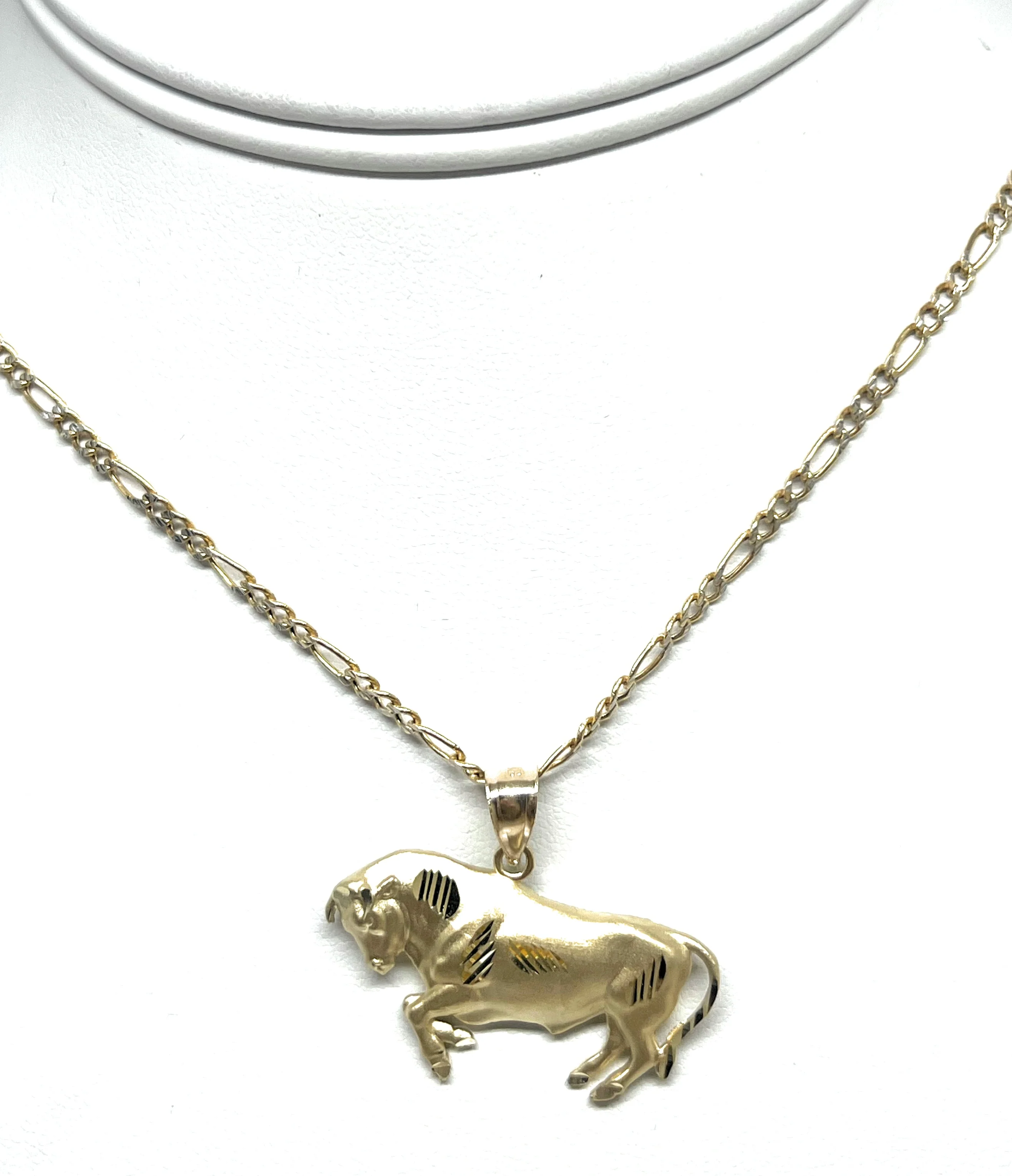 14k Solid Gold Yellow Classic BULL Pendant Necklace - Image 3