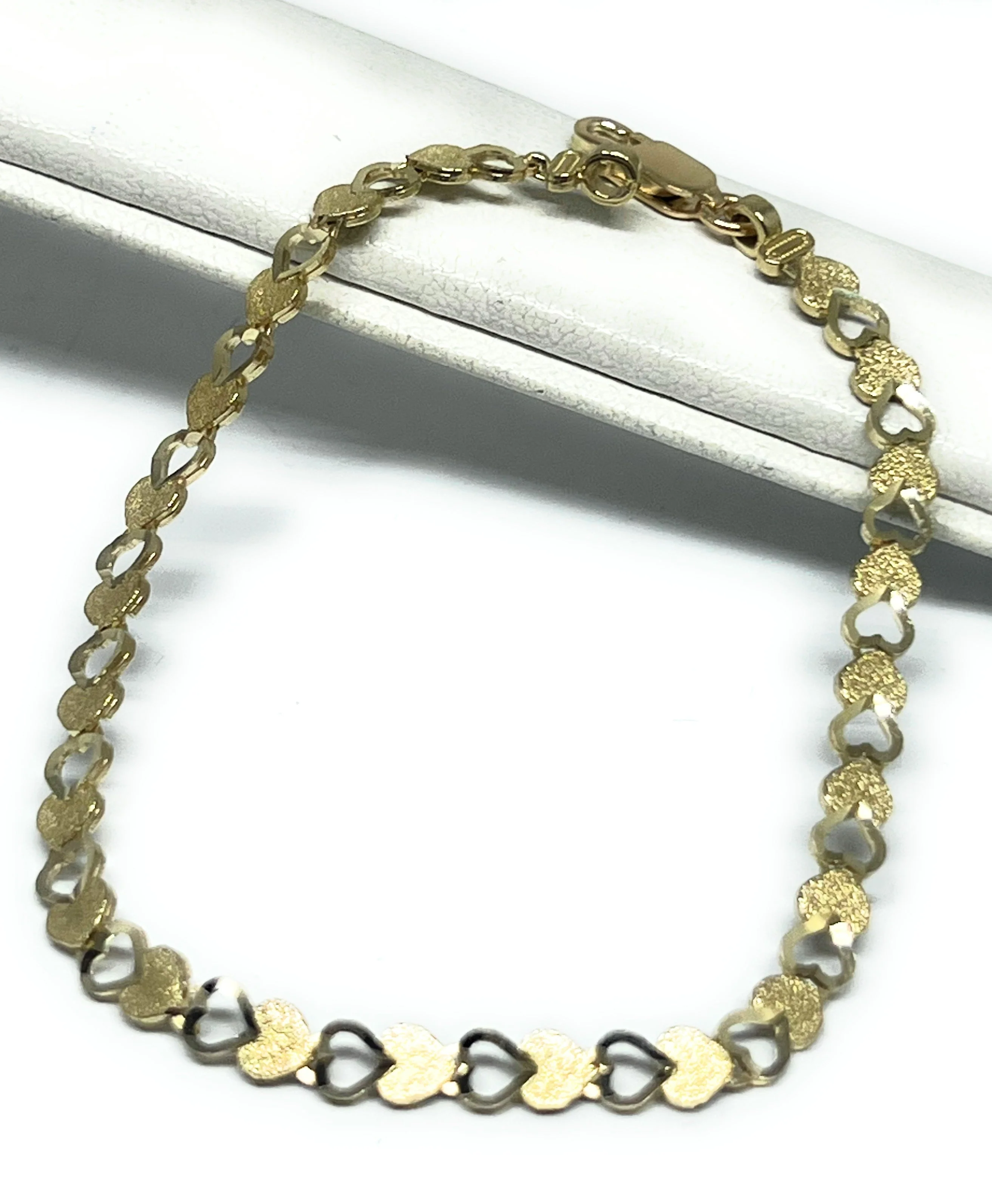 14k Solid Gold Yellow HEARTS 7.5 INCH 4.5MM BRRACELET - Image 3