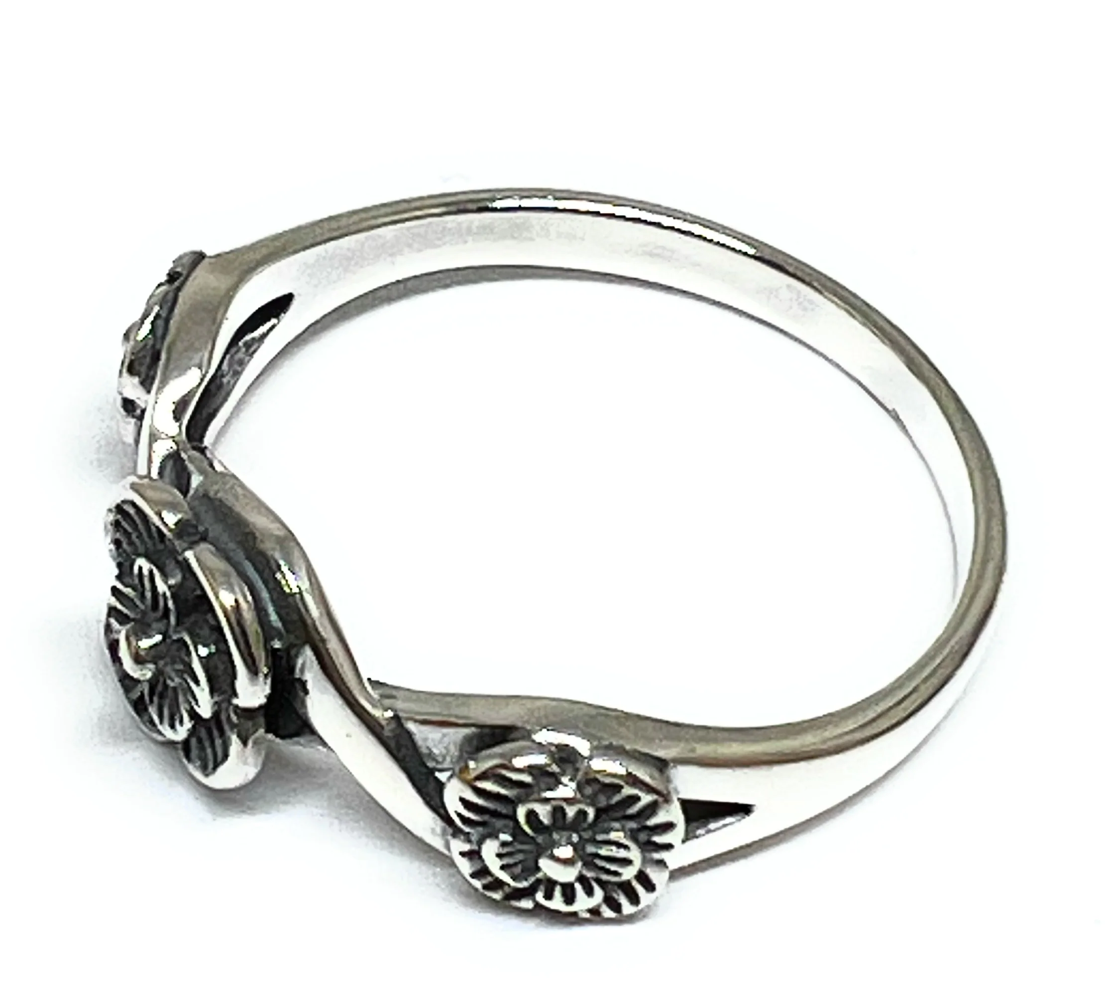 .925 Silver Flower Ring - Image 2