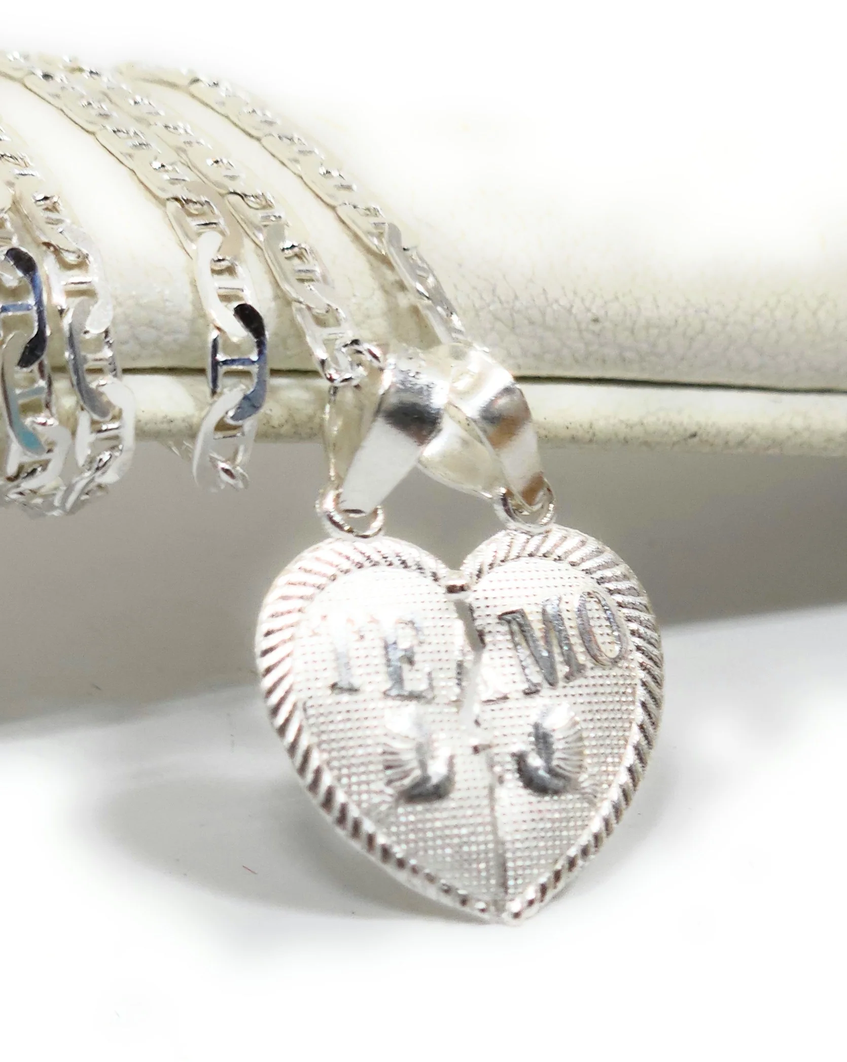 .925 Silver "TE AMO" SMALL HEART SPLIT Pendant Necklace (MADE IN MX) - Image 3