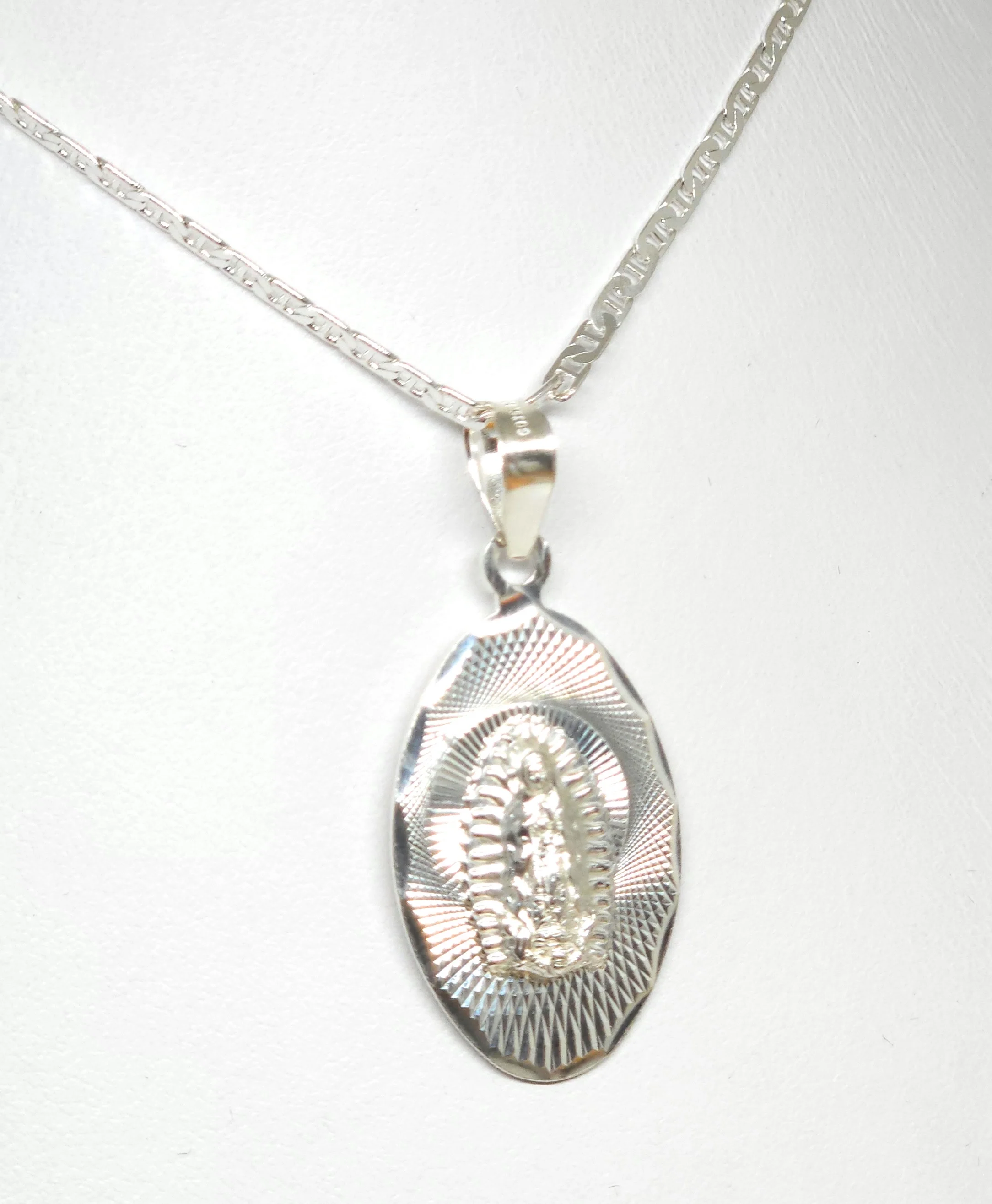 .925 Silver Virrgin Marry Laser Cut OVAL Pendant Necklace (MADE IN MX) - Image 6