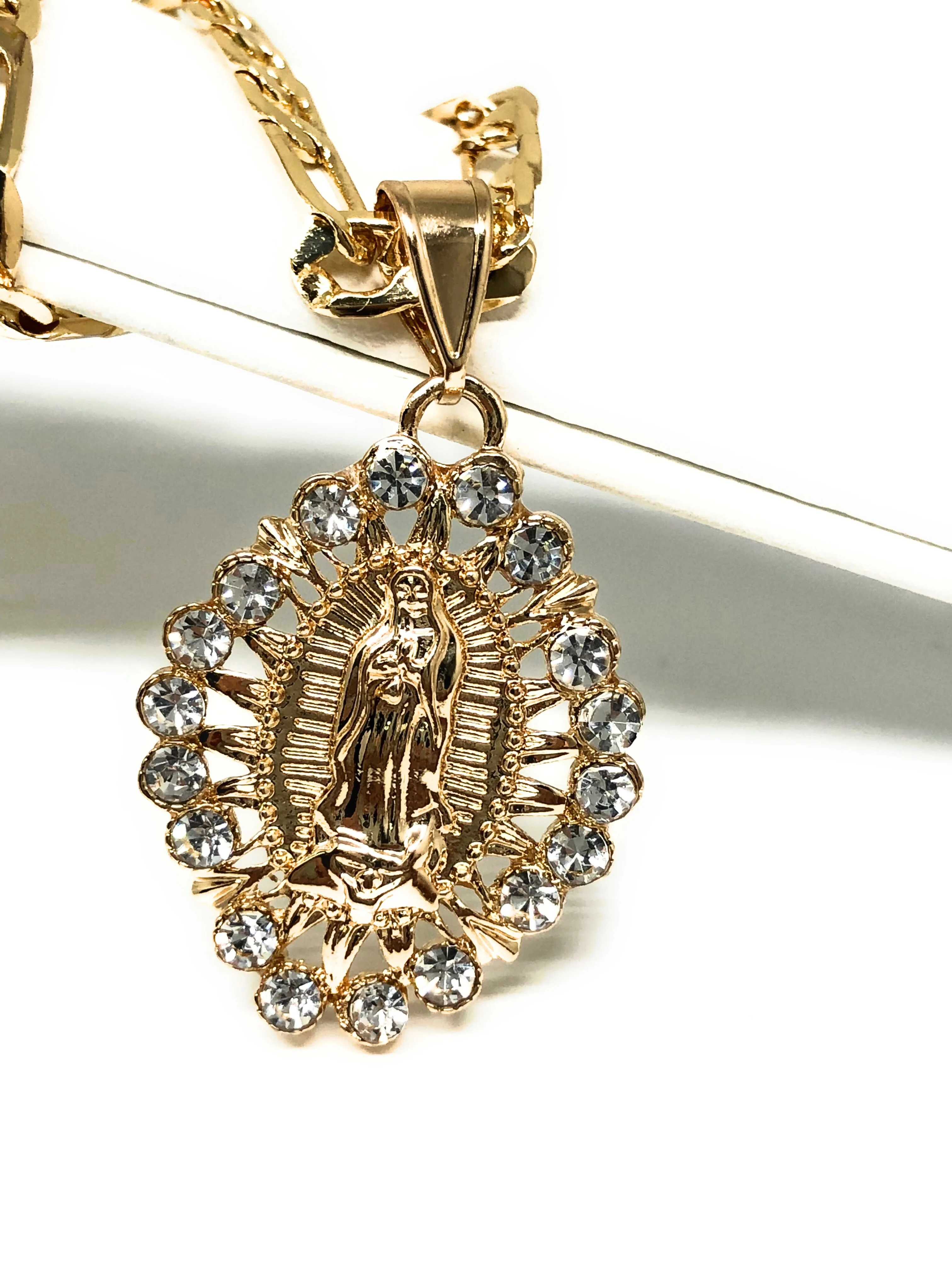 Gold Plated Virgin Mary White Stone Pendant with 26" Chain / Virgen de Guadalupe Medalla Piedras Blancas Cadena 26" Oro Laminado - Image 2