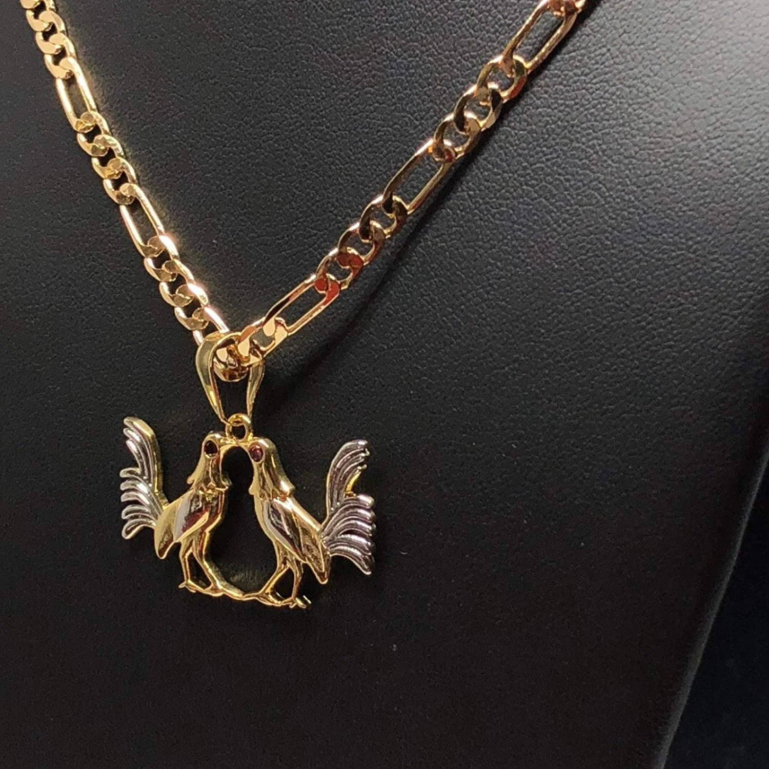 Gold Plated Chicken Rooster Pendant Necklace Figaro 24" 4mm Dos Gallo Medalla Oro Laminado - Image 3
